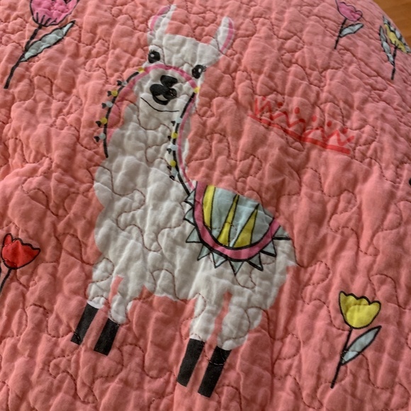 Twin XL Quilt & Sham - Vue Llama Drama Multi Piece Reversible Quilt Set - 2 pcs
